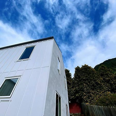 Ferienwohnung Hideaway Rima - In The Cbd Queenstown Exterior foto